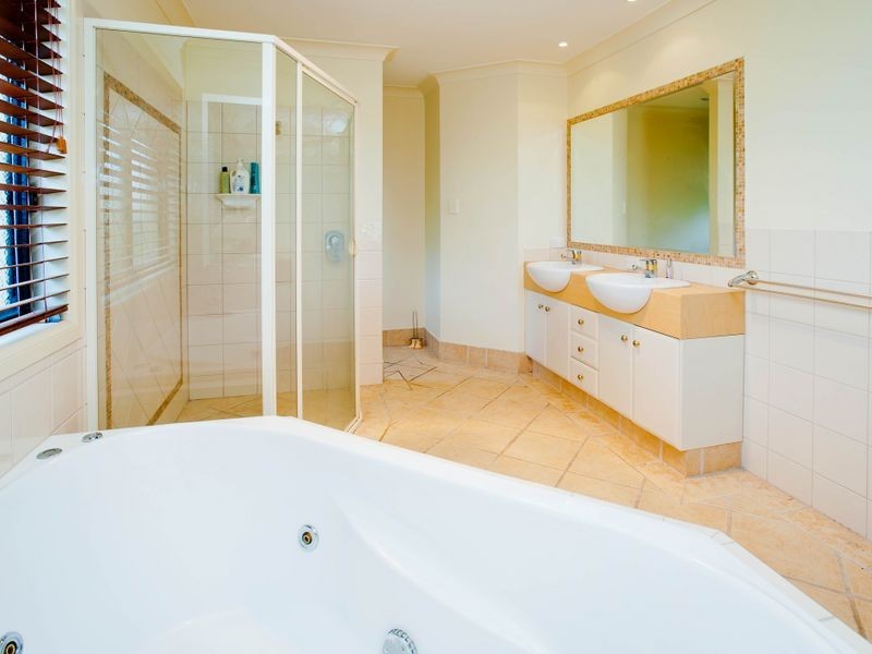 6 Joel Court, Helensvale QLD 4212