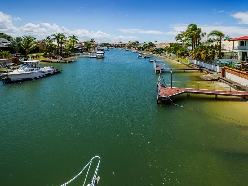 12 Seaspray Street, Paradise Point QLD 4216
