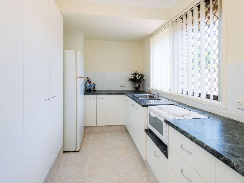 12 Seaspray Street, Paradise Point QLD 4216