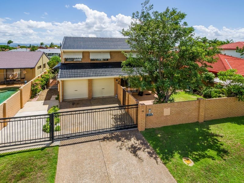 12 Seaspray Street, Paradise Point QLD 4216
