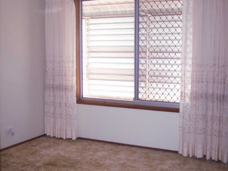 2/114 Oxley Drive, Paradise Point QLD 4216