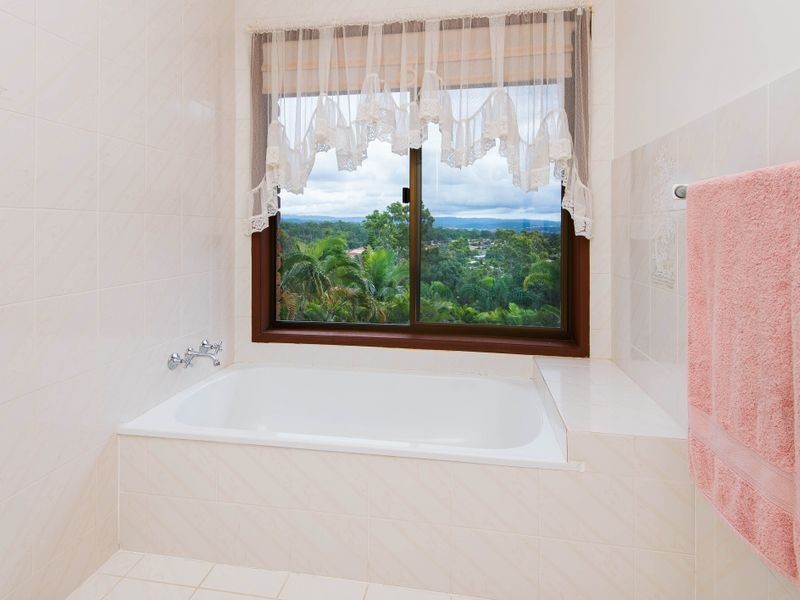 45 Uplands Drive, Parkwood QLD 4214