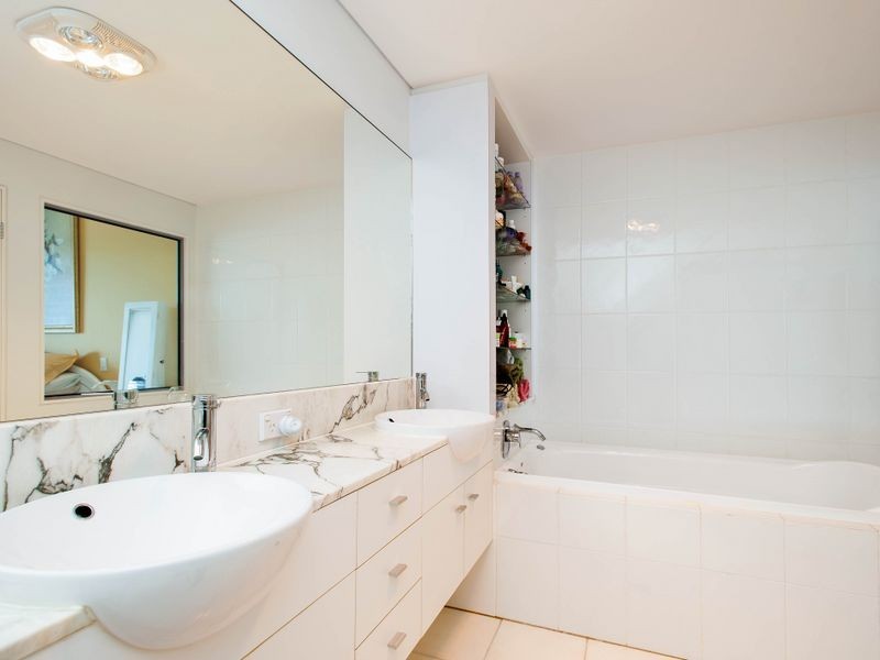 4/181 Lae Drive, Coombabah QLD 4216