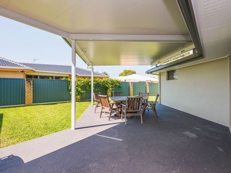 48 Matthew Flinders Drive, Paradise Point QLD 4216