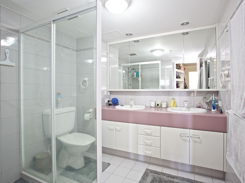 21/21 Bayview Street, Runaway Bay QLD 4216