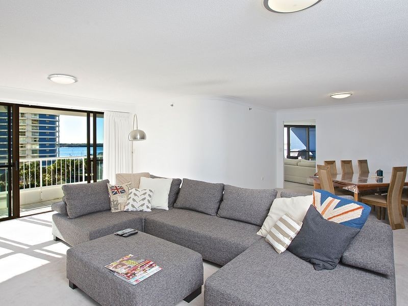 21/21 Bayview Street, Runaway Bay QLD 4216