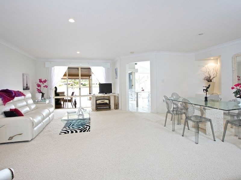 74 Burrendong Road, Coombabah QLD 4216