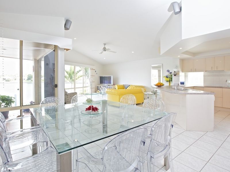 74 Burrendong Road, Coombabah QLD 4216