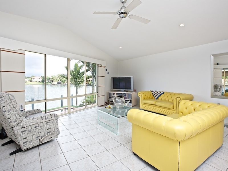 74 Burrendong Road, Coombabah QLD 4216