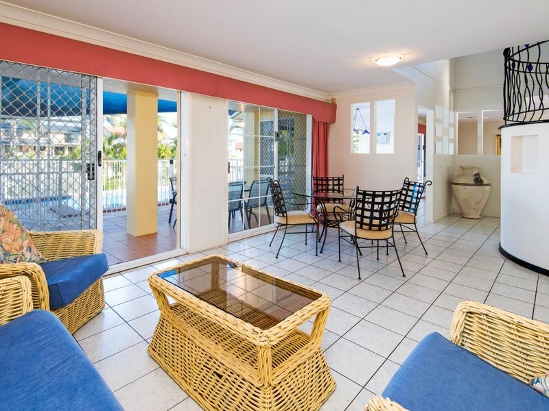 52 Oxley Drive, Paradise Point QLD 4216