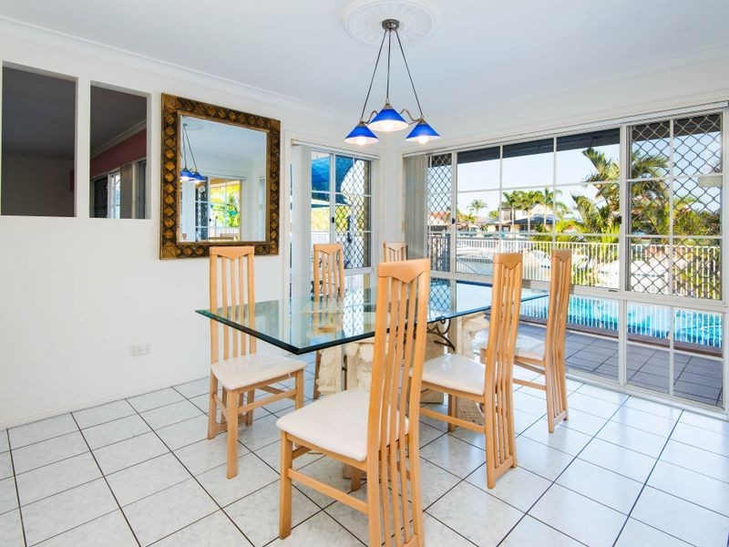 52 Oxley Drive, Paradise Point QLD 4216