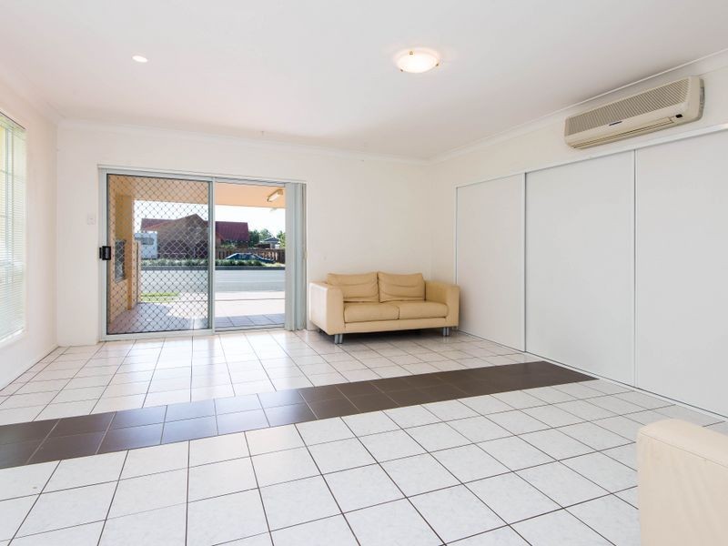 52 Oxley Drive, Paradise Point QLD 4216