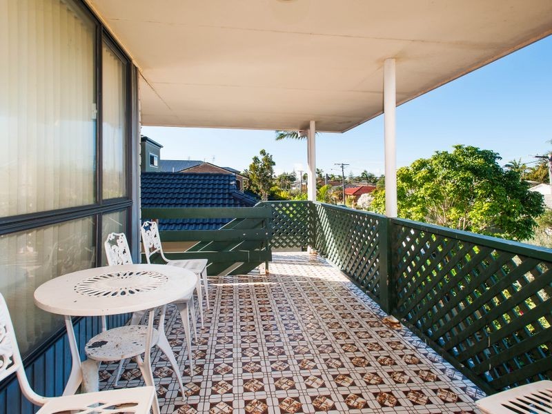 29 Donald Avenue, Paradise Point QLD 4216