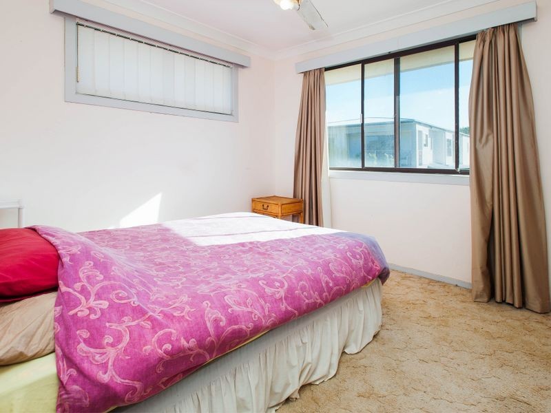 29 Donald Avenue, Paradise Point QLD 4216
