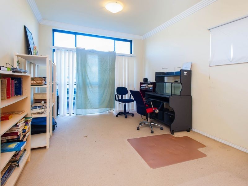 29 Donald Avenue, Paradise Point QLD 4216