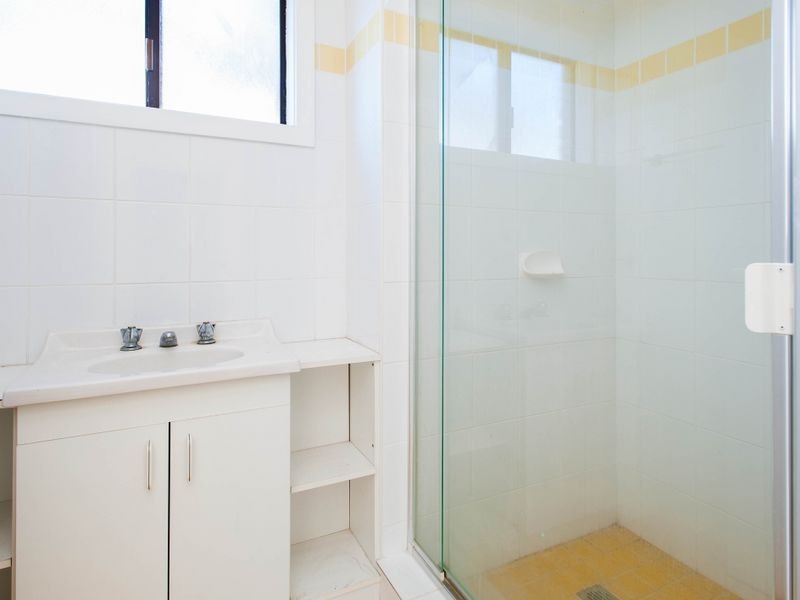 29 Donald Avenue, Paradise Point QLD 4216