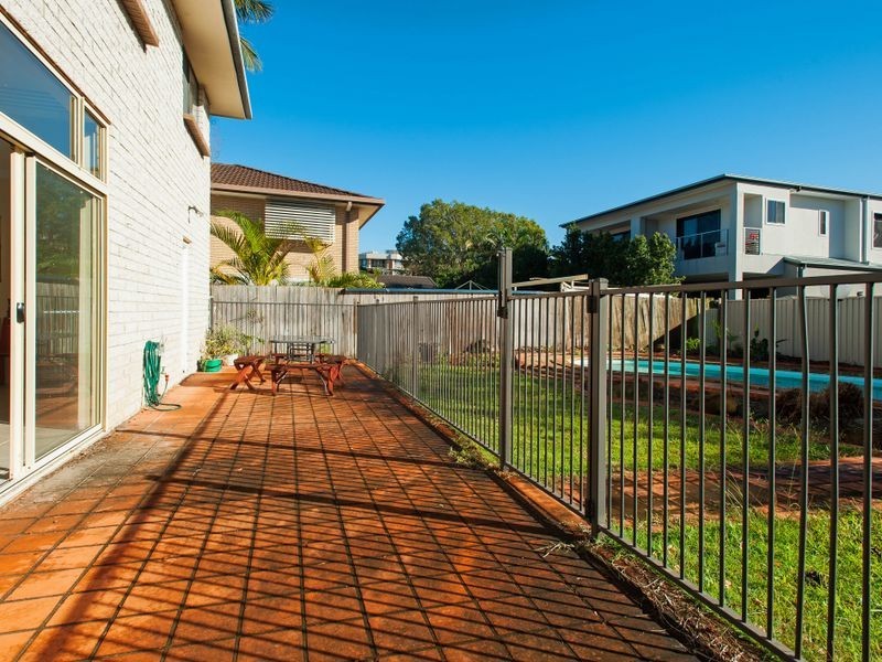 29 Donald Avenue, Paradise Point QLD 4216