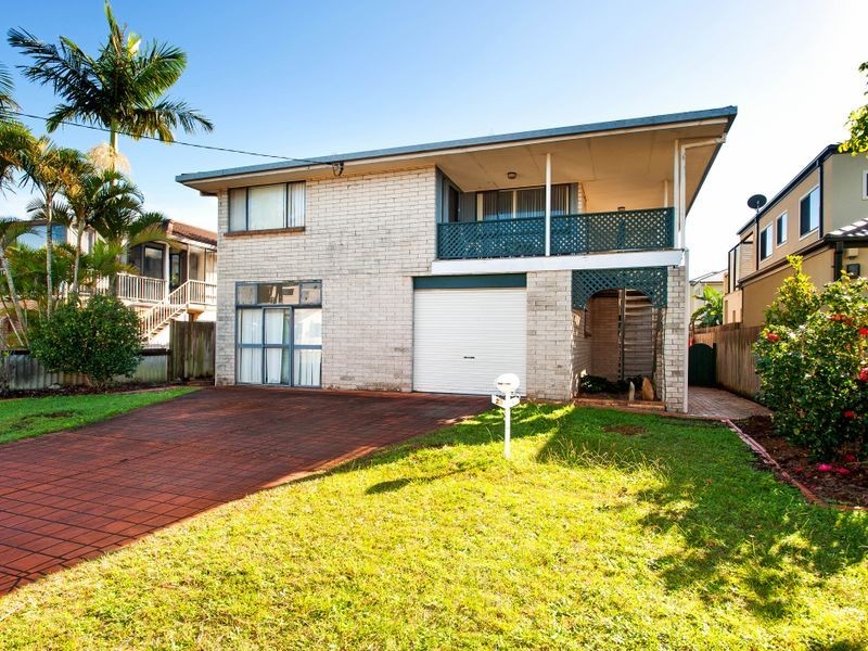 29 Donald Avenue, Paradise Point QLD 4216