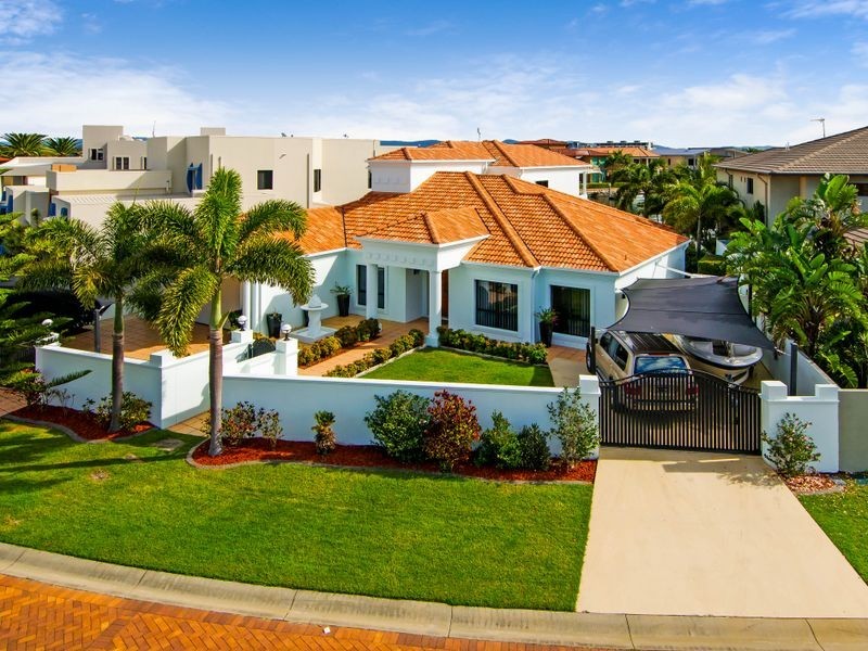 24 The Sovereign Mile, Sovereign Islands QLD 4216