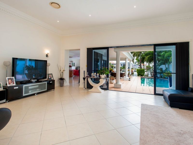 24 The Sovereign Mile, Sovereign Islands QLD 4216