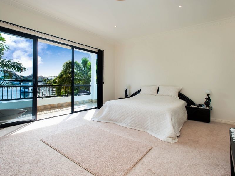 24 The Sovereign Mile, Sovereign Islands QLD 4216