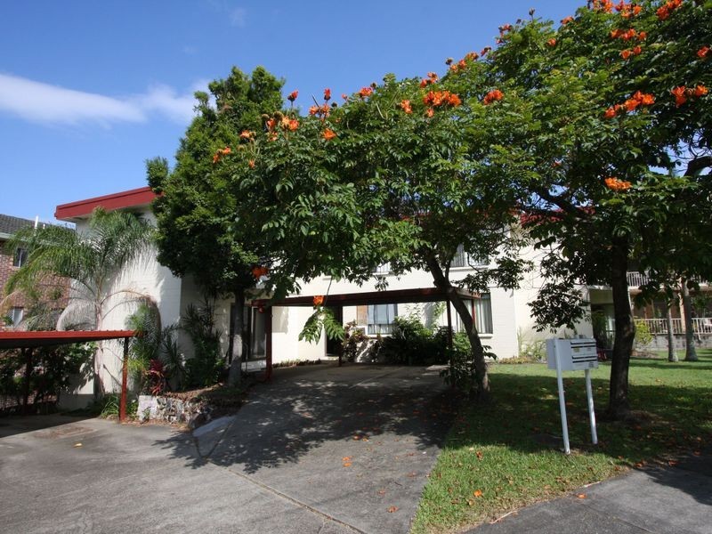 2/151 High Street, Southport QLD 4215