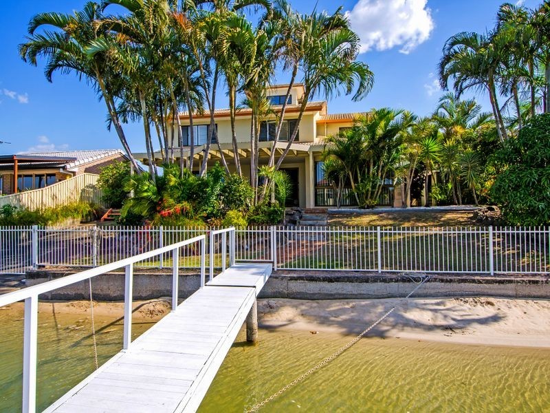 33 Seaspray Street, Paradise Point QLD 4216