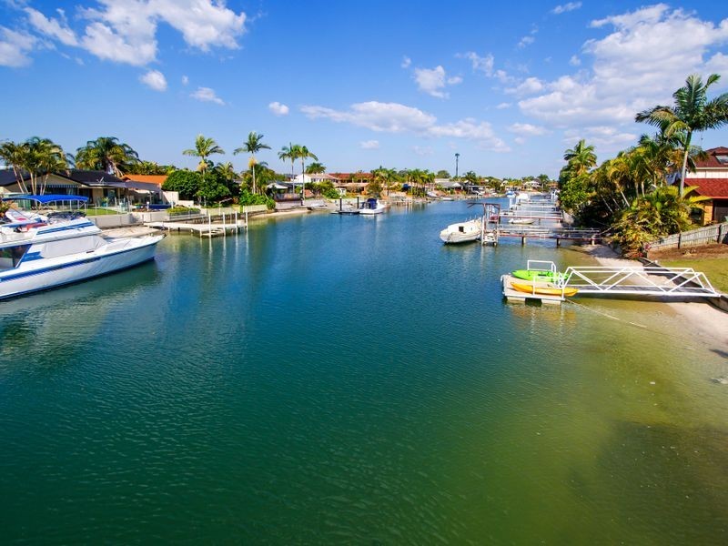 33 Seaspray Street, Paradise Point QLD 4216