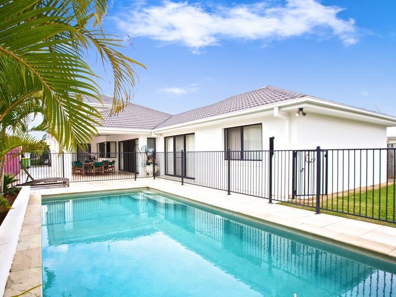 3 The Close, Helensvale QLD 4212