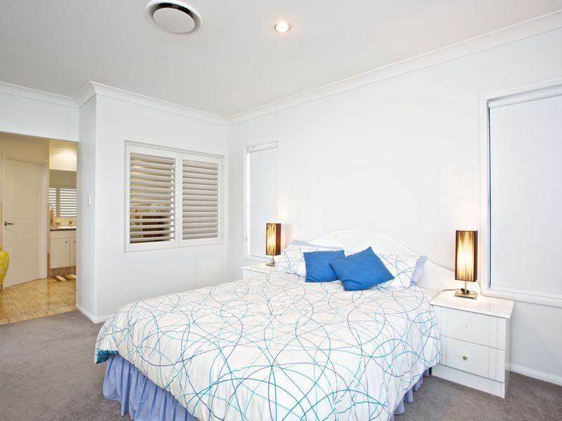 3 The Close, Helensvale QLD 4212