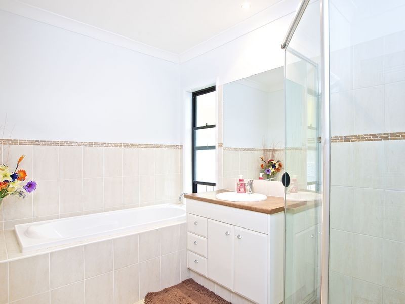 3 The Close, Helensvale QLD 4212