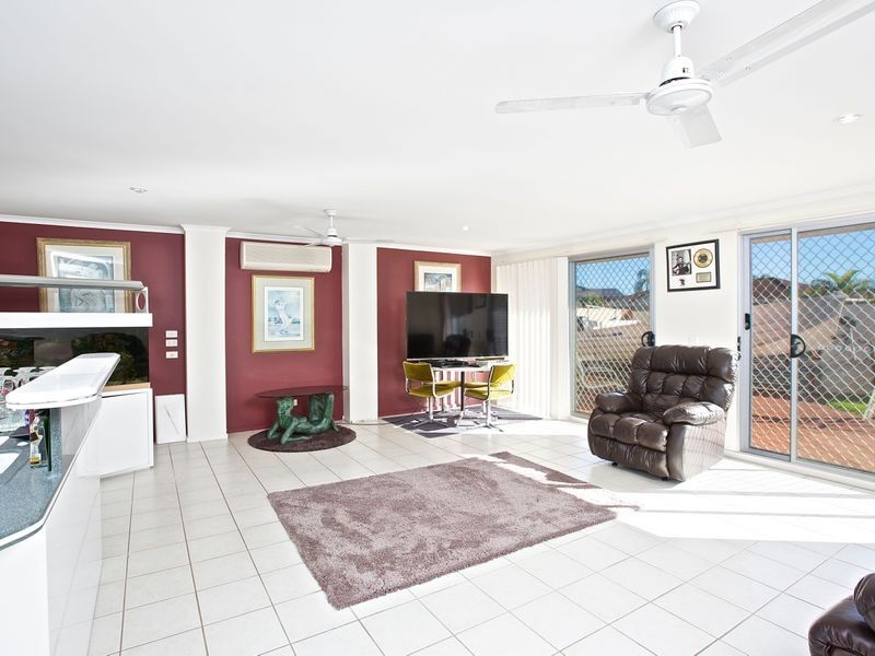 36 Sunbird Avenue, Paradise Point QLD 4216