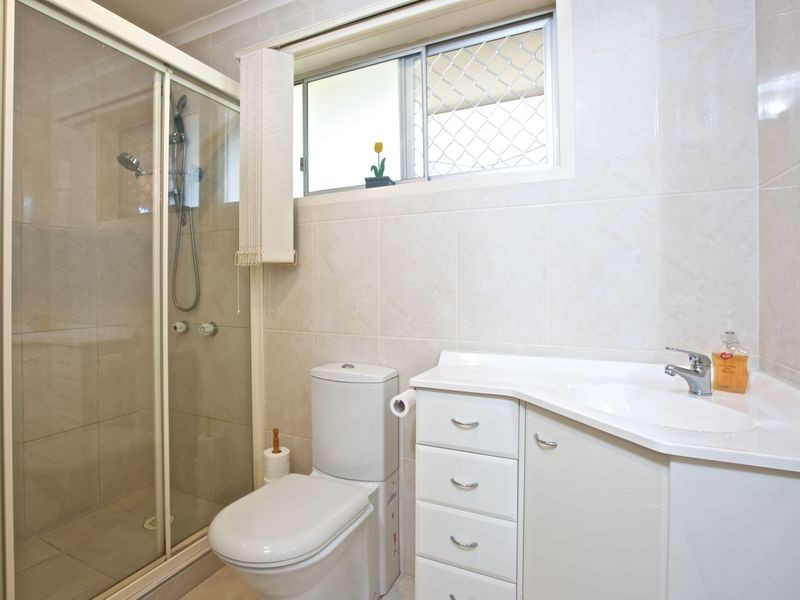 36 Sunbird Avenue, Paradise Point QLD 4216