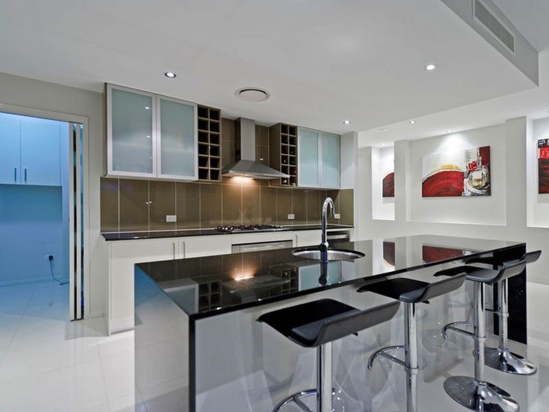 4 Ferrymans Court River Links, Helensvale QLD 4212