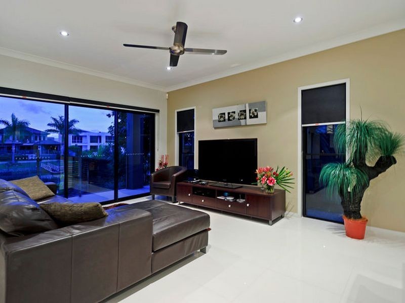 4 Ferrymans Court River Links, Helensvale QLD 4212