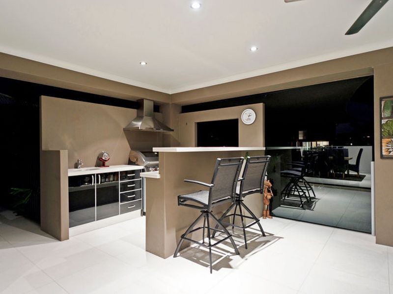 4 Ferrymans Court River Links, Helensvale QLD 4212