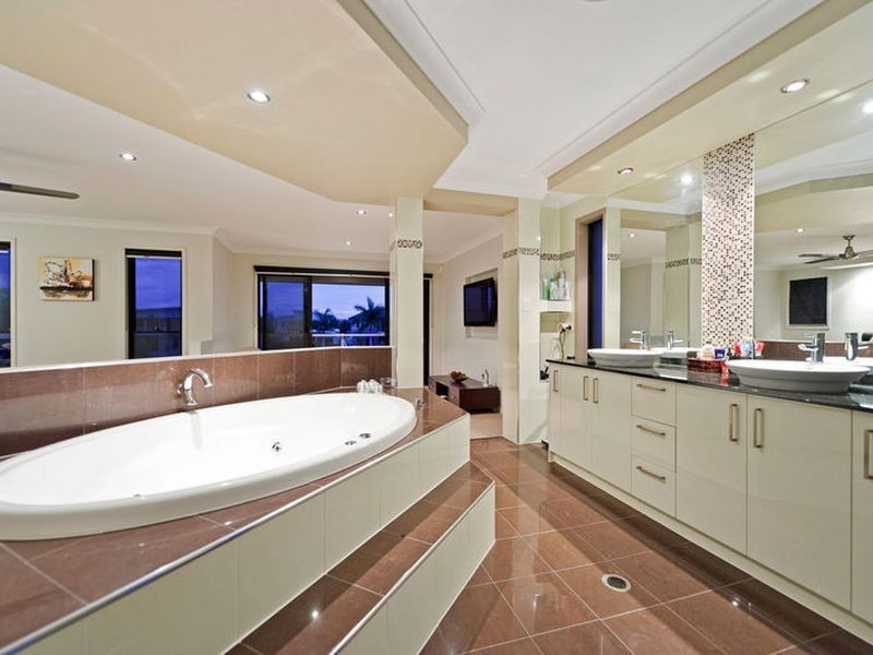 4 Ferrymans Court River Links, Helensvale QLD 4212