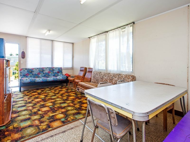 22 Milton Avenue, Paradise Point QLD 4216