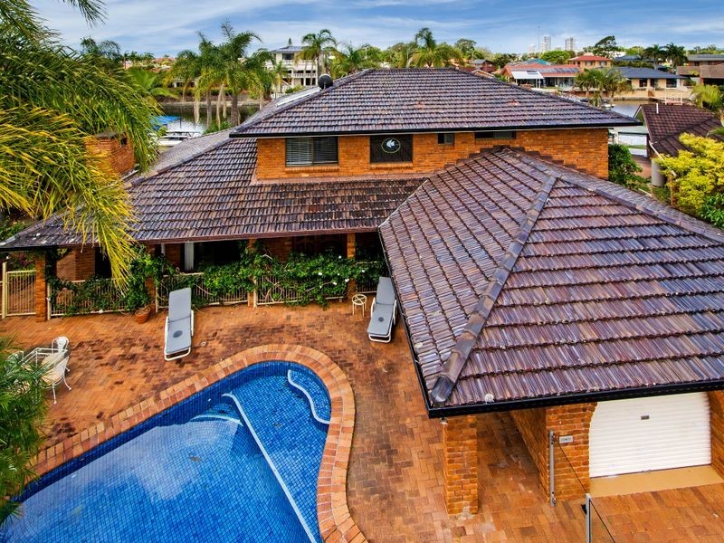 8 Kagi Court, Runaway Bay QLD 4216
