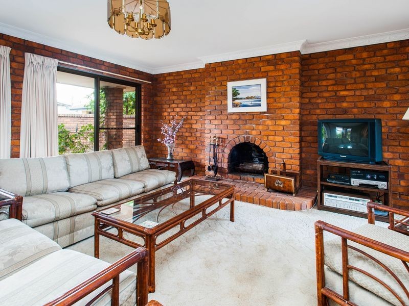 8 Kagi Court, Runaway Bay QLD 4216