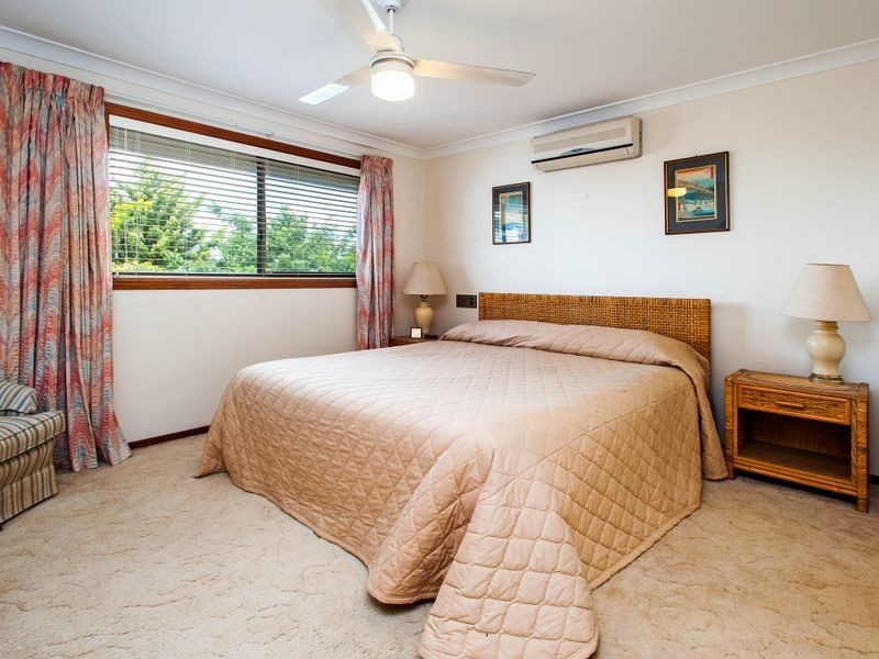 8 Kagi Court, Runaway Bay QLD 4216