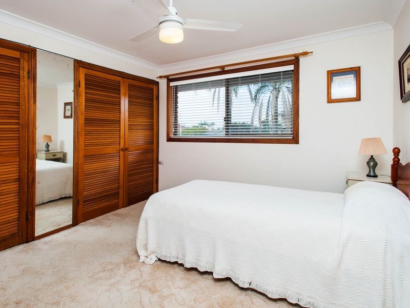 8 Kagi Court, Runaway Bay QLD 4216