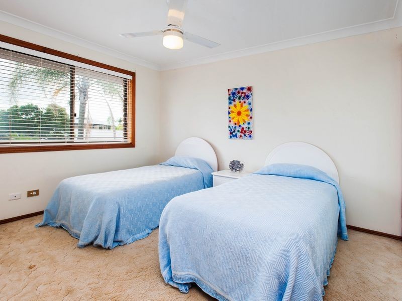 8 Kagi Court, Runaway Bay QLD 4216
