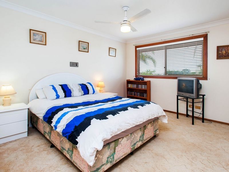 8 Kagi Court, Runaway Bay QLD 4216