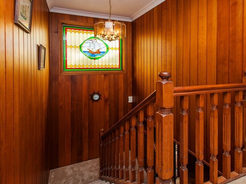 8 Kagi Court, Runaway Bay QLD 4216