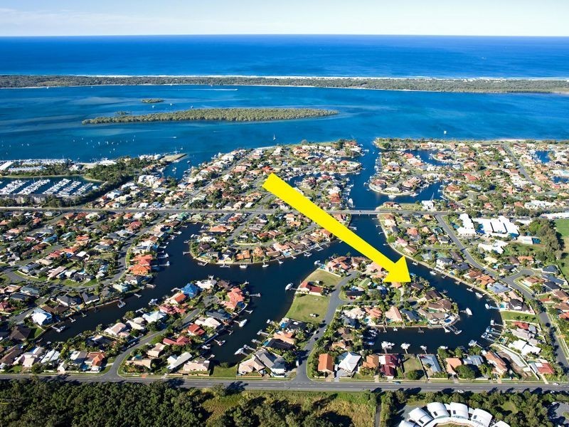 8 Kagi Court, Runaway Bay QLD 4216