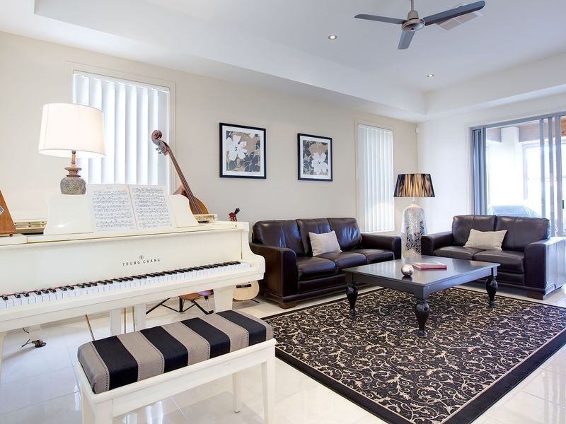 25 Rhodium Crescent, Hope Island QLD 4212