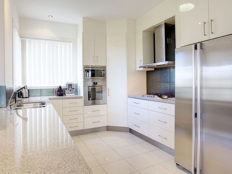 25 Rhodium Crescent, Hope Island QLD 4212