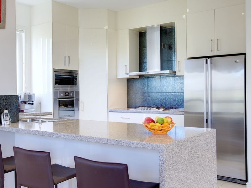 25 Rhodium Crescent, Hope Island QLD 4212