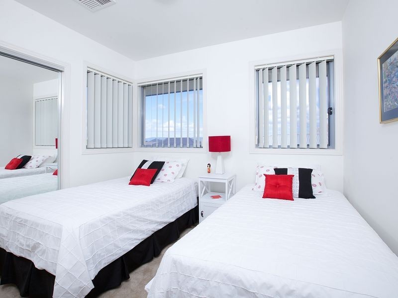 25 Rhodium Crescent, Hope Island QLD 4212